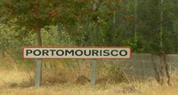 Portomourisco é unha parroquia de concello de Petín, que se localiza na comarca de Valdeorras (Ourense).Situada ao pé do curso fluvial do río Xares.
