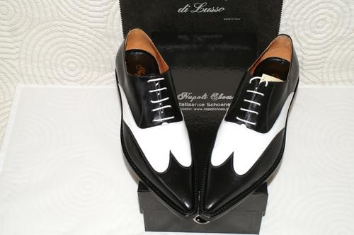 Ambachtelijke Italiaanse  schoenen handgemaakte italiaanse schoenen Santoni kwaliteit tegen Bommel prijs en zelf samen te stellen!