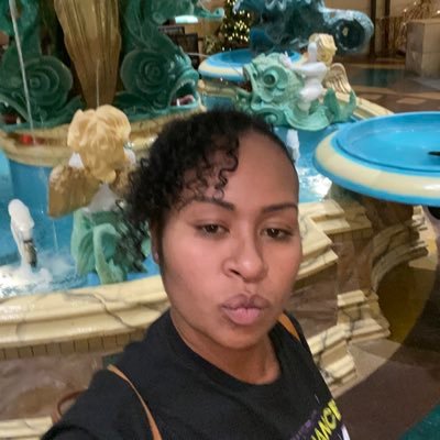 Lovelee131313's profile picture. 