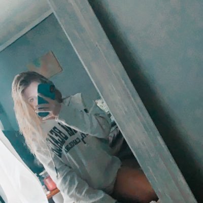 _hmhannahh_'s profile picture. be soft and kind but take no shit.           Z❤️