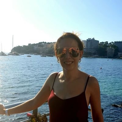 lindzeyzara's profile picture. Life is not the amount of breaths you take, it's the moments that take your breath away. deputy clinical lead within acute MH services. all views are my own