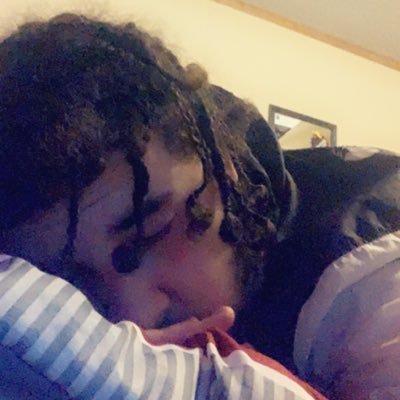TrapSimple's profile picture. “Who am I someone that’s afraid to let go” LLJ😇 1️⃣9️⃣                         marijuana connoisseur💨