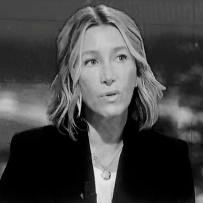 anneannatwita's profile picture. Styliste #stylerehab