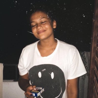 Martush5's profile picture. Zítra ráno, začnu nově žít. Nechci kouřit, nechci ani pít. Nauč mě vařit, prát a štrikovat Já tě za to budu milovat.