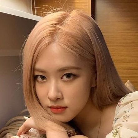 Angelofrose0011's profile picture. 🤗