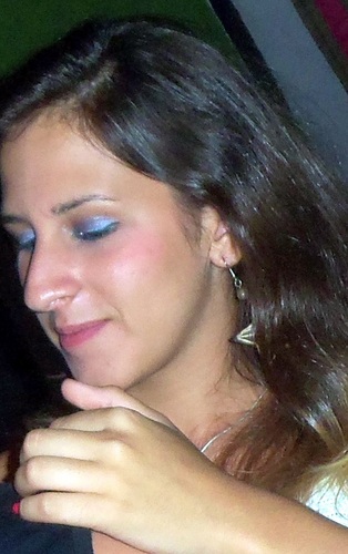 Babirb's profile picture. .Não é preciso mostrar beleza aos cegos, 
nem dizer verdades aos surdos...
basta não mentir para quem te escuta, 
nem decepcionar os olhos de quem te vê.