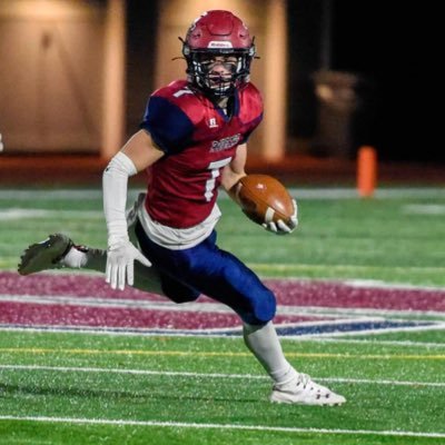 ‘21 RB/S/WR | Captain | 5’10 178 | 40 yd-4.52 | Cell #: 978-235-2323 | Email: ashtonww44@gmail.com