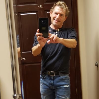 4e998c8ebfa94bc's profile picture. Those that know me know what I am about . Hair is my career I love what I do