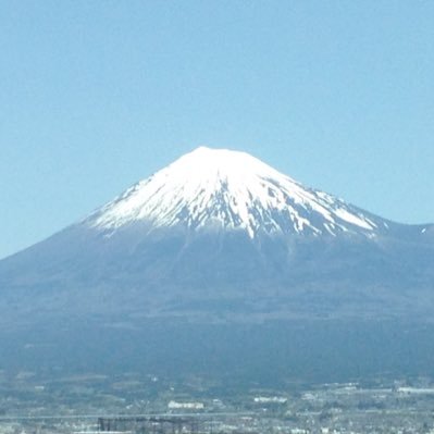 アラフィフ 勝手にフォローやリツイート失礼します🙏 嫌いな言葉は「理不尽」「報われない」💦 努力した分は報われることになっている！ 決めるのも前に進むのも自分自身だ！怪しいフォローは即ブロ😀投資等の勧誘も即通報💢