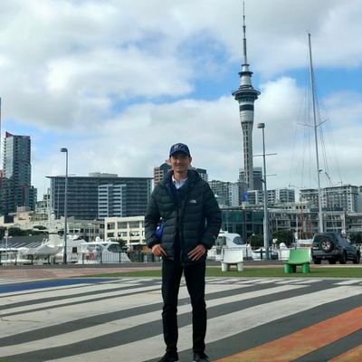 Developer, eager to tech, financial, world news, history and conspiracy theory