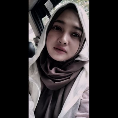 Nieya12602925's profile picture. La Tahzan