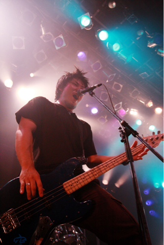 DAVITZベース。 flying gorilla recordsで、代表やってます。