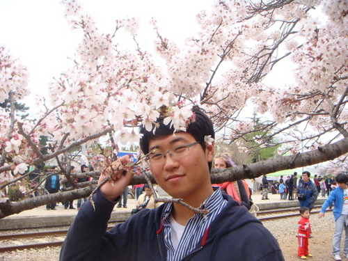 bdori829's profile picture. 수원 광교신도시 거주. 1983년생, 33세입니다.