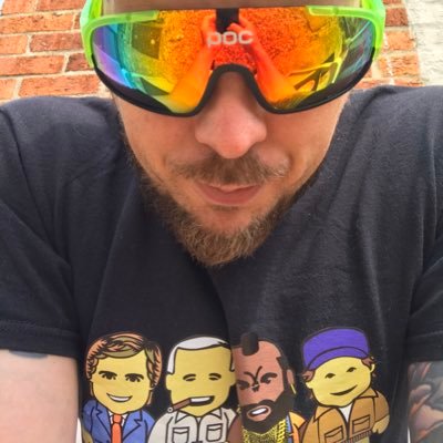 Darrenfeatures's profile picture. ⚽️ Fulham 🏒 Caps  🏈 Jags