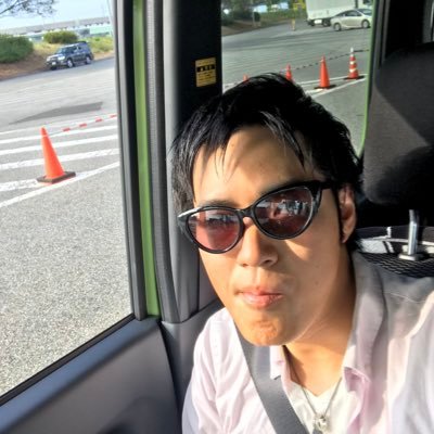 基本フォロバ100%、基本的には独り言と興味のあること あー肉食いてぇ 音楽(主にバンド系)と料理とゲームとアプリとその他etc... #アレキサンドロス #UVERworld #キュウソネコカミ #ポルカドットスティングレイ #マキシマムザホルモン