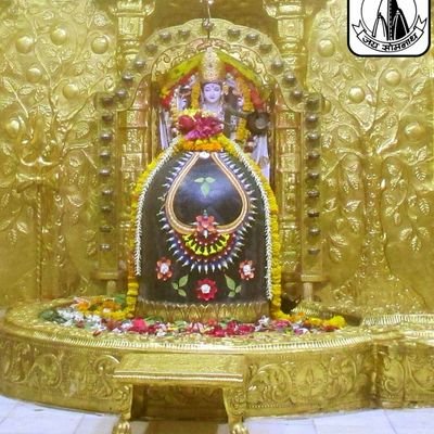 हे माँ , हे जननी, हे वन्दे,मरने से पहले एक मौका ज़रूर देना , ताकि आपके काम आ सकूँ, हे मात्रभूमि आपका कर्ज तो नही उतार सकता, पर भार तो कम कर सकता हूँ। वन्देमातरम
