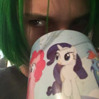Взаимно✨ ⚠️TOXIC⚠️ Люблю крыс и твою мамку 🦆 Джерард Уей, Курт Кобейн, Андрюшка Пирокинезис и Кирюшка Бледный 🦃 Пью, курю и трахаюсь🐀 Вообще-то рисую
