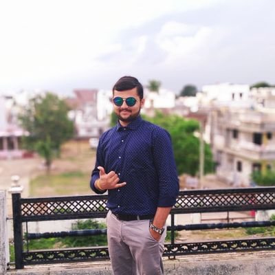 ShahSmi92590265's profile picture. Computer science student🖥️💻
#webdeveloper