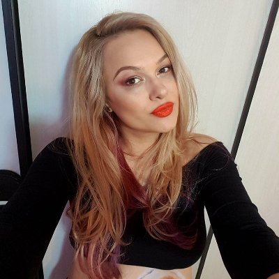 carolin99912777's profile picture. 