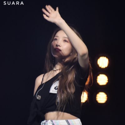 #소원 #쇠읂 🦊🐰 @sowon_suara’s photo account ・・Crop logo🙅🏻‍♂️사진 사용🙆🏻‍♂️ 2차 가공→DM 주세요.・・