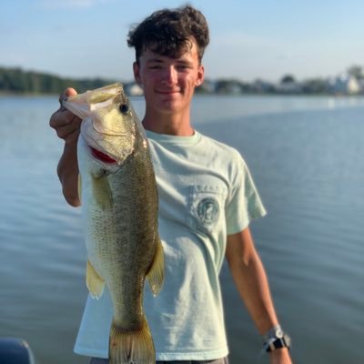 Student Athlete : C/O 2021 God ,Family , Fishing , Football. Check my fishing page on instagram @dylanbfishing_ Email- dylan.bearden@icloud.com