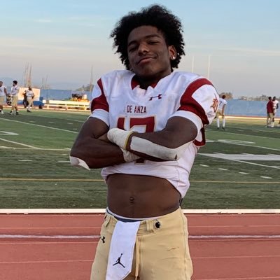 De Anza College 📚 QB / WR Athlete 🏈 5’11 170lbs Freshman 2020 December Grad 🎓 #JucoProduct @DeAnzafb Check out this highlight! https://t.co/KMT0j6QR2W