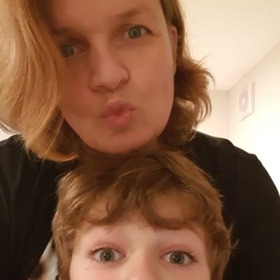 Als moeder van 3 zoons en als informatie-analist ben ik voortdurend op zoek naar een balans tussen het vrouwelijke en mannelijke in mijn leven.