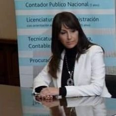 Madre y Abogada. 
Subsecretaria de Modernización - Ministerio de Conectividad y Modernización de la Provincia de La Pampa.
Docente UNLPam.