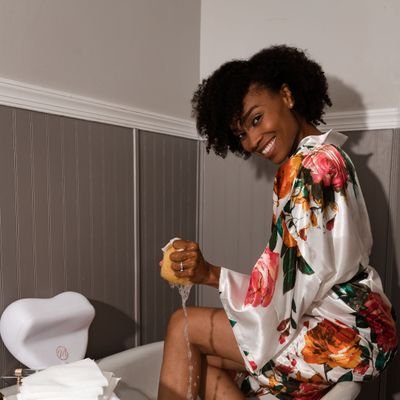 Macklin Bath and Home is an exclusive brand of premium bath accessories designed for modern living. Find the perfect balance of well-deserved personal time.