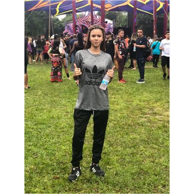 pqpfeeh157's profile picture. A felicidade é o ponto de equilibrio que nos transcende a paz no coração 👽🍭