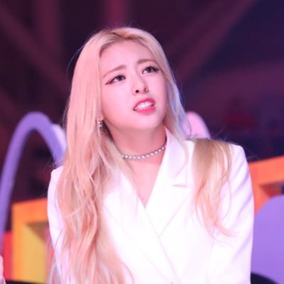 bora_daeri's profile picture. 장비는 1DXMark2+백사투 대리찍사합니다 데이터 판매합니다 💟소량 안받아요💟 한국어/ENG || 연락주세요