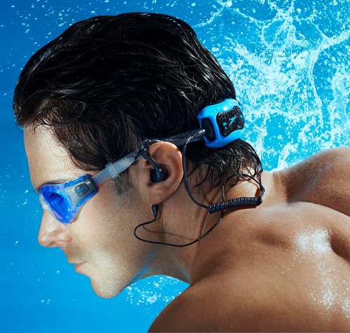 Now you can hear music where ever you go, even in the water! The Speedo Aquabeat plays music for up to 18 hours in up to 3m of water.