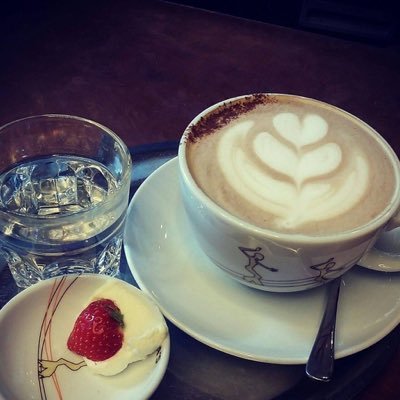 MeetsVienna's profile picture. Viennese girl with 3 boys and a south african husband living the life in London while missing Austrian coffeeshops.