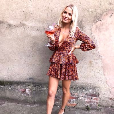 harrieete's profile picture. | insta: harrieet