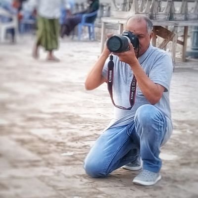 مصور فوتوغرافي بالصدفة
دون ترتيب مسبق او مواعدة