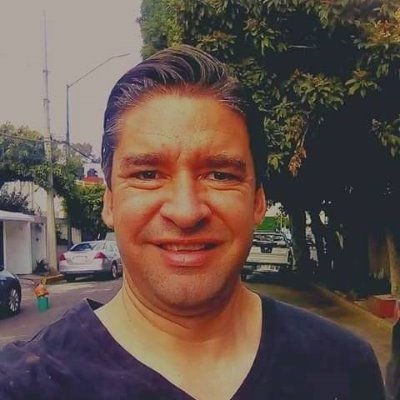 Director de las revistas digitales Vivir Triunfando y Apuesta a Pymes, Consejero en Libre Acceso AC