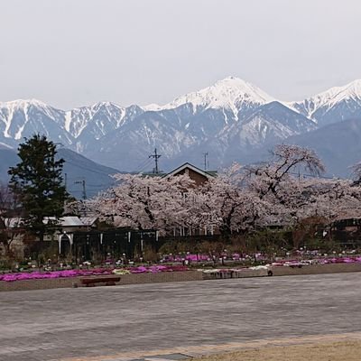 趣味で資格や検定の勉強をしています。あくまでも趣味なので手の届きそうな難易度のものしかやりませんが。
現在、＃宅建士/＃FP2級/＃販売士2級/＃日商簿記2級/＃SG/＃危険物乙4/＃第二種電気工事士 等約50種取得。
今後の目標は、＃漢字検定準1級/＃行政書士/等です。

無言フォロー失礼します。