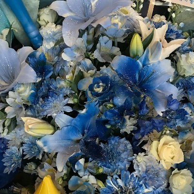 歌舞伎町の花屋です★　営業時間13時〜22時
お盆と正月休みます