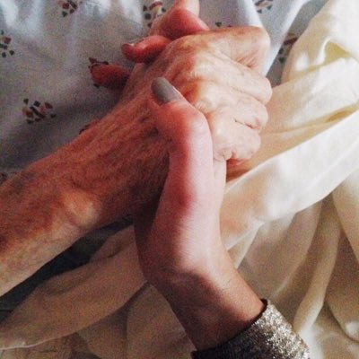 اللهم اغفر لوالدي و اجعل الجنة مستقرهم♥️