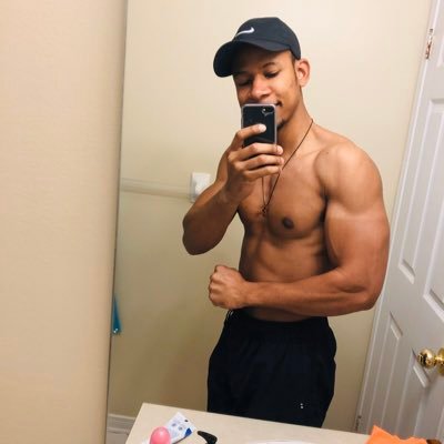 Najee_Plinks's profile picture. Vincentian & Canadian 🇻🇨🇨🇦 God First 🙏🏾 Fitness 🏋🏽‍♀️ Video Games 🎮 Chelsea FC 💙 Instagram: najeepcf 📸