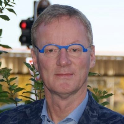 Accountant voor het midden- en kleinbedrijf, video-editor met eigen You-tube pagina