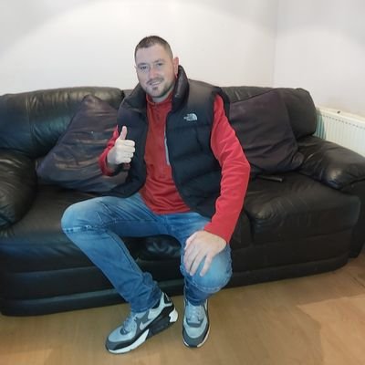 JamesMaginn3's profile picture. football and family and celtic