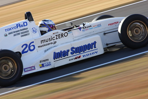 urumitu's profile picture. 株式を始めて一年、色々と情報交換できる方、大歓迎です！我が家では愛犬３匹飼ってます。あとモータースポーツも好きで鈴鹿にも行きます。株・犬・車好きの方、よろしくで～す( ^^) _U~~