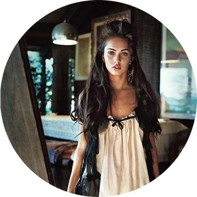 FeroxTempestas's profile picture. ❝𝘋𝘰𝘯’𝘵 𝘺𝘰𝘶 𝘬𝘯𝘰𝘸 𝘵𝘩𝘢𝘵 𝘪𝘵’𝘴 𝘳𝘶𝘥𝘦 𝘵𝘰 𝘢𝘴𝘬 𝘢 𝘸𝘰𝘮𝘢𝘯 𝘩𝘦𝘳 𝘢𝘨𝘦?❞ #𝚂𝚗𝚘𝚠𝚏𝚕𝚊𝚔𝚎 © [#RP] [#Parody]