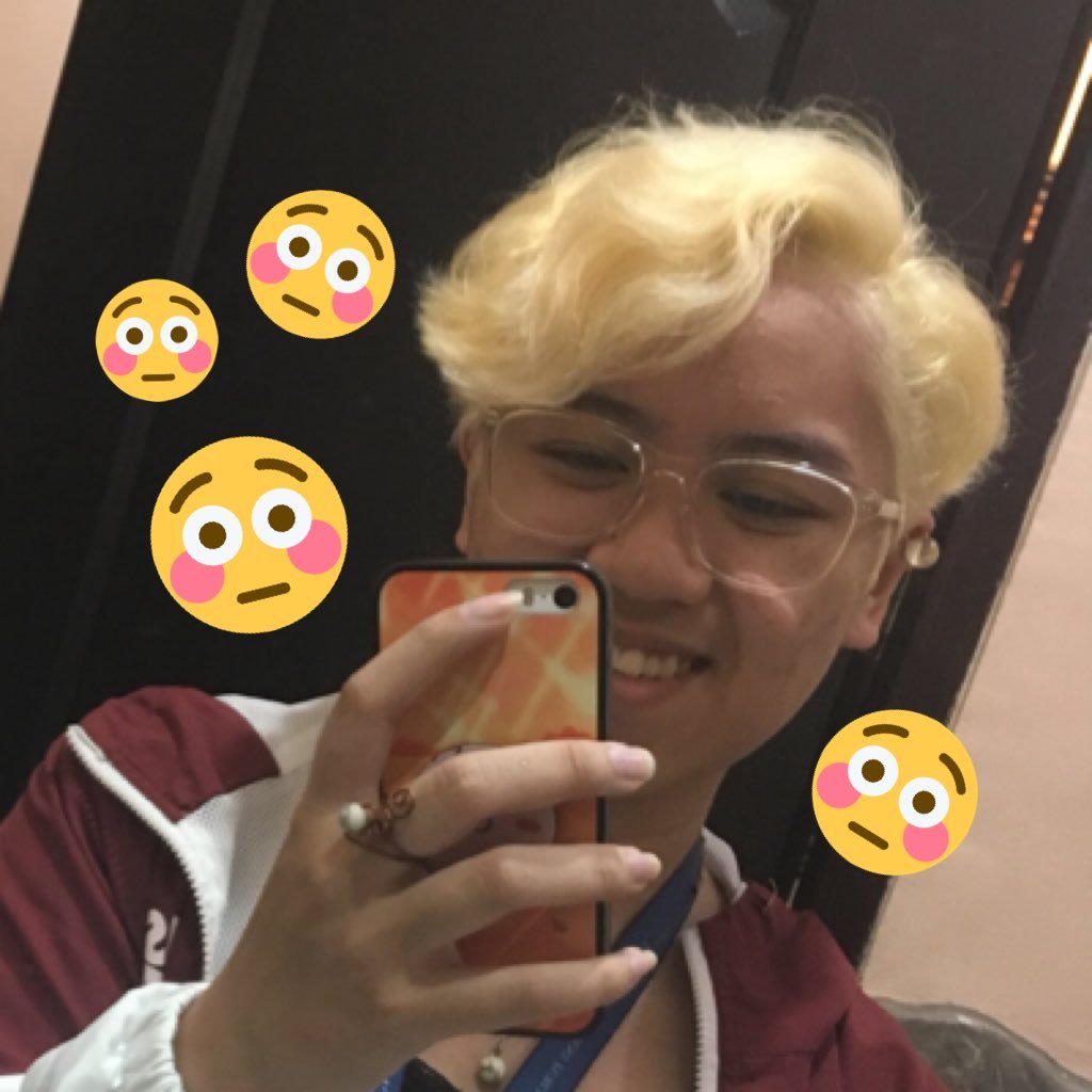 whimsicottly's profile picture. im the person who passes objects in front of the fire in plato’s cave | he/they nb lesbian | news staffer at @theGUIDON. all views here are my own | 21