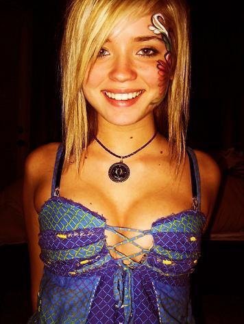 ItsBobbii's profile picture. just joined this wierd thing called twitter where everyone seems to put their relationship status in their bio. i'm a wolf, and im new, wanna be my friend?