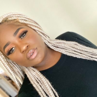 mimzymyra's profile picture. Extra 😉