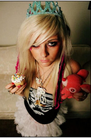 I absolutly LOVE music! 3