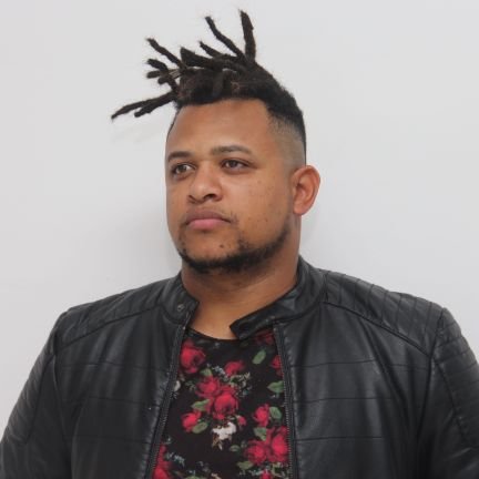 Neguinho de Oliveira, músico, cantor e compositor, carreira iniciada em 1993, vive em São Paulo atualmente.
*Contrate* 11930029496 NDO PRODUÇÕES