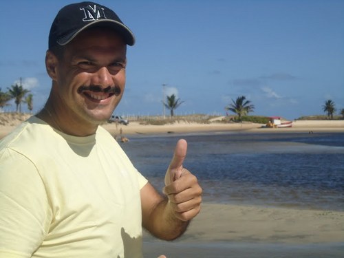 É melhor servir do que ser servido.